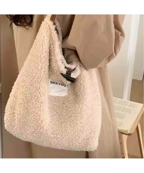 tone(トーン)の「【88eighty-eight】ふわふわもこもこ子犬刺繍リバーシブルショルダーバッグ【import】(MA)(ショルダーバッグ・レディース・ベージュ・FREE)」の5枚目の写真