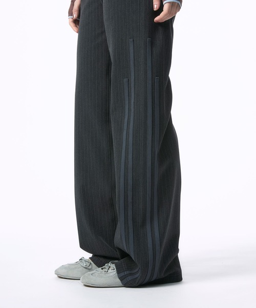Nora Lily elle(ノラリリーエル)の「【Nora Lily】「elle」Pin Stripe Straight Patch Line Pants(スラックス・レディース・ダークグレー/グレー・FREE)」の12枚目の写真