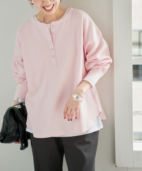 Spick & Span（スピックアンドスパン）の「《新色有り / 追加》2枚SETヘンリーネックプルオーバー（Tシャツ/カットソー・レディース・その他1/その他6/ピンク系その他/チャコールグレー・FREE）」の22枚目の写真