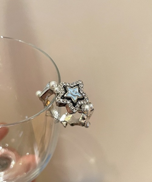 Vipoa（ヴィポア）の「star motif ring（リング・レディース・シルバー・ONE SIZE）」の3枚目の写真