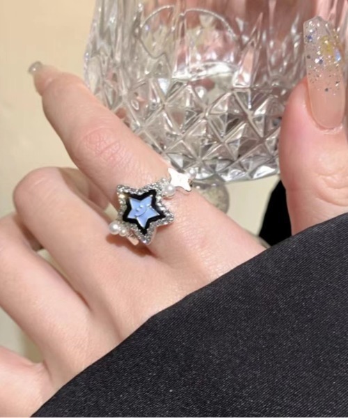 Vipoa（ヴィポア）の「star motif ring（リング・レディース・シルバー・ONE SIZE）」の2枚目の写真