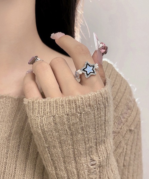 Vipoa（ヴィポア）の「star motif ring（リング・レディース・シルバー・ONE SIZE）」の5枚目の写真