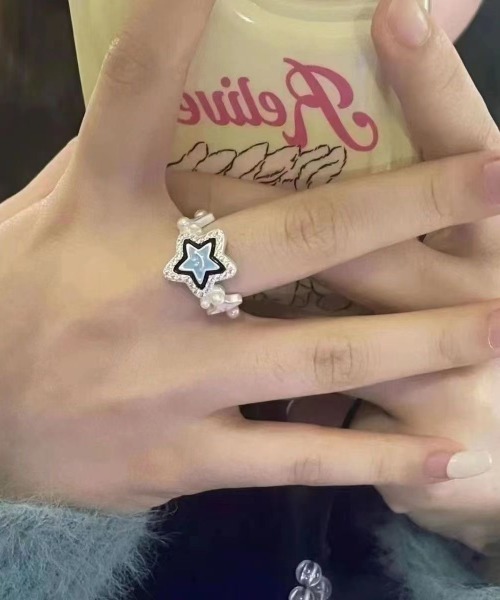 Vipoa（ヴィポア）の「star motif ring（リング・レディース・シルバー・ONE SIZE）」の9枚目の写真