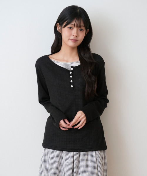 SAYUU(サユ)の「ソフトレイヤードヘンリーネックTシャツブラック(Tシャツ/カットソー・レディース・ブラック・FREE)」の4枚目の写真