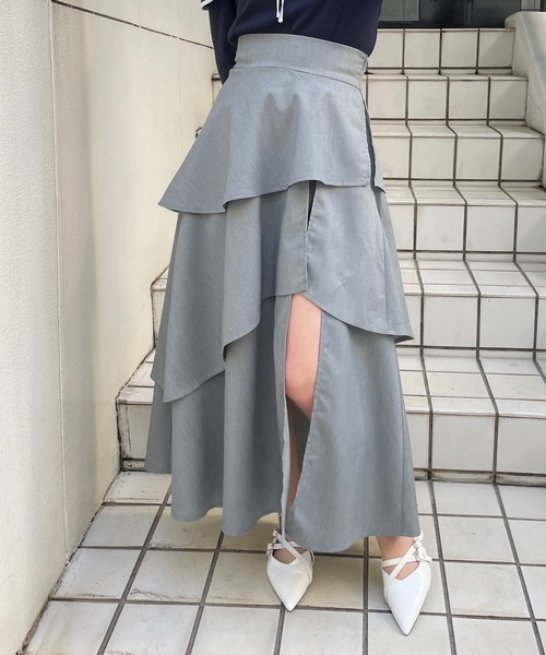 abc une face(アーベーセーアンフェイス)の「スリットフレアスカート(スカート・レディース・ブラック/ホワイト/グレー・FREE)」の3枚目の写真