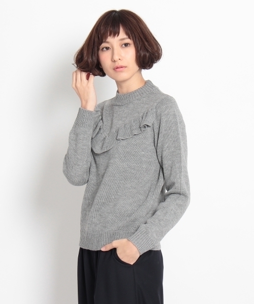 THE EMPORIUM(ジエンポリアム)の「フリルニットプルオーバー(ニット/セーター・レディース・ホワイト/グレー/ブルー/ベージュ・38/40)」の1枚目の写真