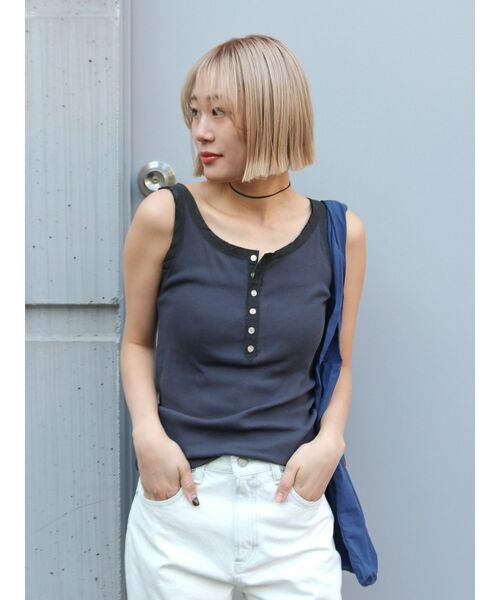 Ungrid(アングリッド)の「ヘンリーテレコタンクトップ(タンクトップ・レディース・イエロー/チャコールグレー/オフホワイト・FREE)」の2枚目の写真