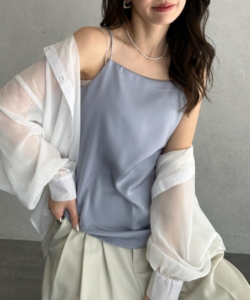 TREOVER（トレオーバー）の「上品なツヤ感のサテンキャミソール（キャミソール・レディース・ブラック/ブルーグレー/オフホワイト/ベージュ・MEDIUM/LARGE）」の9枚目の写真