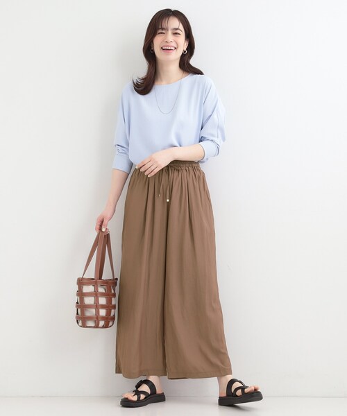 SHOO・LA・RUE(シューラルー)の「【選べる4柄/洗濯機可】さらっとしなやか サテンワイドパンツ(その他パンツ・レディース・チャコールグレー/アイボリー系6/キャメル/イエロー系その他7・04/03/02/01)」の11枚目の写真