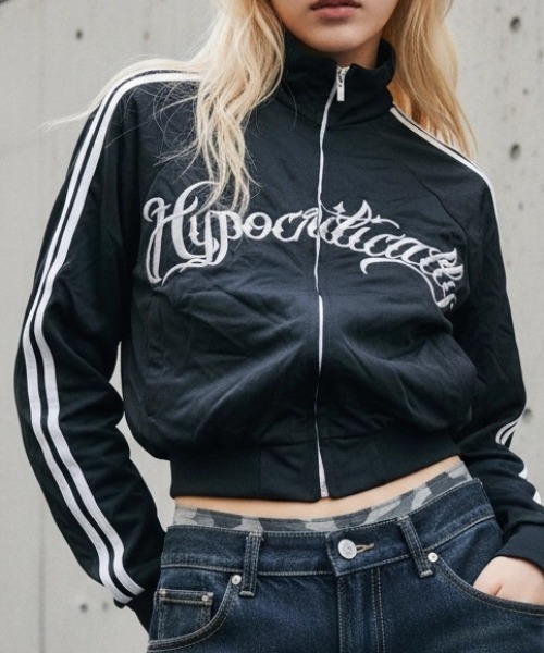 ATTACHMENT 00s Archive 短丈 Iライン ジャケット A'GEM/9 × .kom『A'gem/エージェム』Cropped Line Track Jacket /短丈