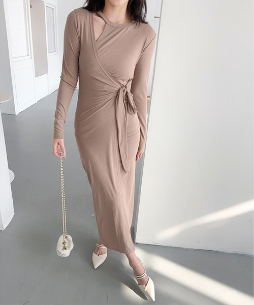 Jasmine Grandiflorum（ジャスミングランディフローラム）の「【Jasmine】アシメカットアウトカットソータイトワンピース（ワンピース・レディース・ブラック/ベージュ・FREE）」の11枚目の写真