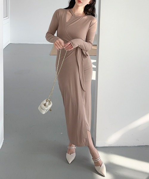 Jasmine Grandiflorum（ジャスミングランディフローラム）の「【Jasmine】アシメカットアウトカットソータイトワンピース（ワンピース・レディース・ブラック/ベージュ・FREE）」の12枚目の写真
