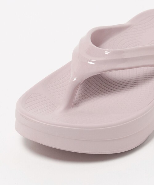 OOFOS(ウーフォス)の「<OOFOS> OOmega(サンダル・レディース・ブラック/ライトピンク・25cm/23cm/24cm/22cm)」の14枚目の写真