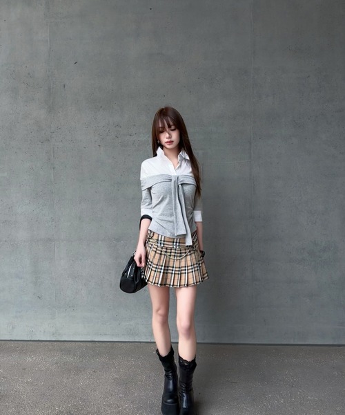 VEILA(ヴェイラ)の「シャツドッキングオフショルニット(Tシャツ/カットソー・レディース・グレー/ブラック・フリー)」の14枚目の写真