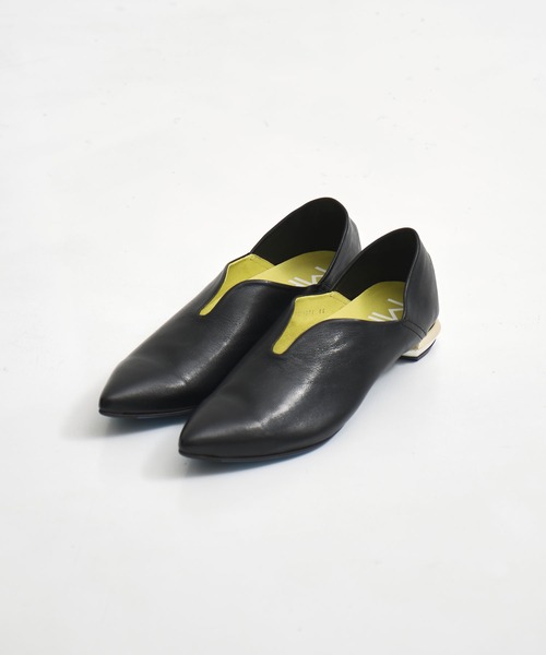 MANA(マナ)の「【MANA/マナ】pointed toe flat shoes/ポインテッドトゥフラットシューズ(パンプス・レディース・ブラック/ライトグレー・40/39/38/37)」の3枚目の写真