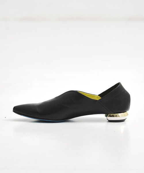 MANA(マナ)の「【MANA/マナ】pointed toe flat shoes/ポインテッドトゥフラットシューズ(パンプス・レディース・ブラック/ライトグレー・40/39/38/37)」の5枚目の写真
