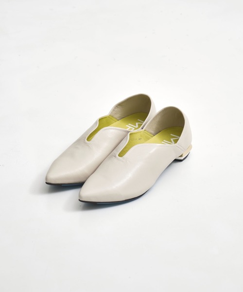 MANA(マナ)の「【MANA/マナ】pointed toe flat shoes/ポインテッドトゥフラットシューズ(パンプス・レディース・ブラック/ライトグレー・40/39/38/37)」の11枚目の写真