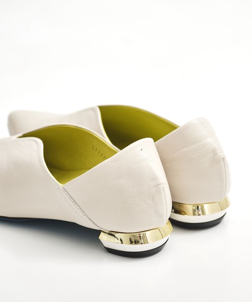 MANA(マナ)の「【MANA/マナ】pointed toe flat shoes/ポインテッドトゥフラットシューズ(パンプス・レディース・ブラック/ライトグレー・40/39/38/37)」の18枚目の写真