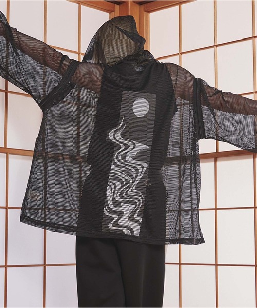 狐独(コドク)の「2wayバックプリントメッシュフーディー(パーカー・メンズ・ライトグレー/ブラック・LARGE/MEDIUM)」の2枚目の写真