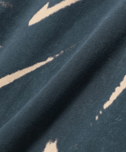 NIKE(ナイキ)の「NIKE / LSE FLORAL PRINT TEE(DARK OBSIDIAN)(Tシャツ/カットソー・メンズ・インディゴブルー・L/M/XL)」の4枚目の写真
