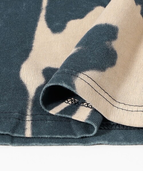 NIKE(ナイキ)の「NIKE / LSE FLORAL PRINT TEE(DARK OBSIDIAN)(Tシャツ/カットソー・メンズ・インディゴブルー・L/M/XL)」の3枚目の写真