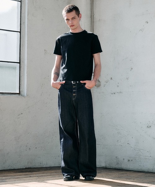 Regen Glanz(レーゲングランツ)の「roll-edge essential box T-shirt / ロールエッジエッセンシャルボックスTシャツ(Tシャツ/カットソー・メンズ・ブラック/ライトホワイト/チャコールグレー・LARGE/MEDIUM/SMALL)」の19枚目の写真
