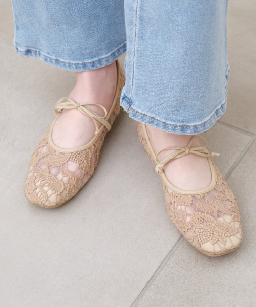 Launa lea(ラウナレア)の「【26春夏】フラワーチュールバレエシューズ(B7612A)(バレエシューズ・レディース・モカ/アイボリー/ブラック・22.0cm/22.5cm/24.0cm/23.0cm/24.5cm/23.5cm/25.0cm)」の1枚目の写真