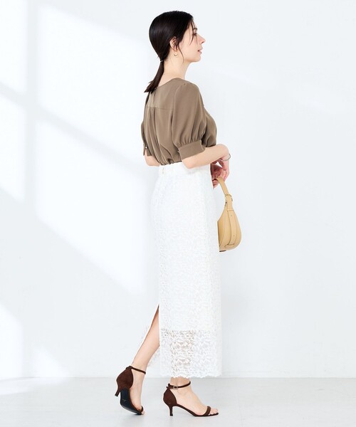 NOLLEY’S Sophi(ノーリーズソフィ)の「ウォッシャブルジョーゼットアシメラッフルブラウス(シャツ/ブラウス・レディース・オリーブ/サックスブルー/オフホワイト・38/36)」の8枚目の写真