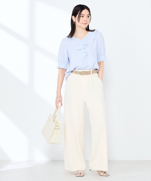 NOLLEY’S Sophi(ノーリーズソフィ)の「ウォッシャブルジョーゼットアシメラッフルブラウス(シャツ/ブラウス・レディース・オリーブ/サックスブルー/オフホワイト・38/36)」の14枚目の写真