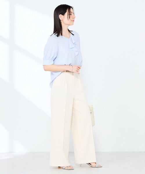 NOLLEY’S Sophi(ノーリーズソフィ)の「ウォッシャブルジョーゼットアシメラッフルブラウス(シャツ/ブラウス・レディース・オリーブ/サックスブルー/オフホワイト・38/36)」の17枚目の写真