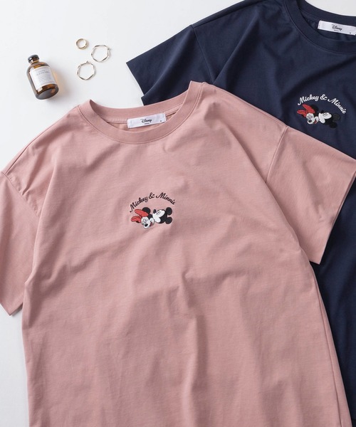 Disney(ディズニー)の「【71】【Disney/ディズニー】ミッキーマウス/ミニーマウス フロント刺繍 クルーネックTシャツ/接触冷感/レディース(Tシャツ/カットソー・レディース・ネイビー/ラベンダー/ピンク/ライトグレー・L/M)」の4枚目の写真