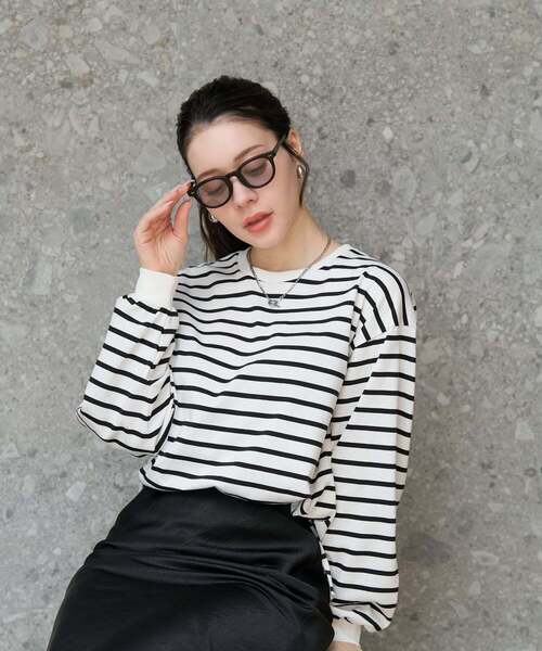 Zoff（ゾフ）の「【WEB限定】SUNCUTGlasses/UV100%CUT ウェリントン型 サングラスカラーレンズ 太縁フレーム おしゃれ 紫外線対策 UVカット 男女兼用 メンズ レディース 男性用 女性用 ユニセックス｜Zoff｜TREND SUNGLASSES（サングラス・レディース・ライトイエロー/ブラック系その他3/ブラック系その他/クリア/ブラウン系その他5/ブラック系その他2/ブラック/ライトグレー系・FREE）」の10枚目の写真