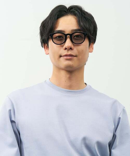 Zoff（ゾフ）の「【WEB限定】SUNCUTGlasses/UV100%CUT ウェリントン型 サングラスカラーレンズ 太縁フレーム おしゃれ 紫外線対策 UVカット 男女兼用 メンズ レディース 男性用 女性用 ユニセックス｜Zoff｜TREND SUNGLASSES（サングラス・レディース・ライトイエロー/ブラック系その他3/ブラック系その他/クリア/ブラウン系その他5/ブラック系その他2/ブラック/ライトグレー系・FREE）」の15枚目の写真