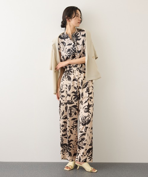 ROPE'(ロペ)の「【DEVEAUX(デヴォー)】フラワープリントイージーパンツ/セットアップ対応(その他パンツ・レディース・ベージュ系その他/ブラック系その他・38/36)」の9枚目の写真