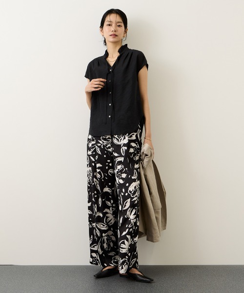 ROPE'(ロペ)の「【DEVEAUX(デヴォー)】フラワープリントイージーパンツ/セットアップ対応(その他パンツ・レディース・ベージュ系その他/ブラック系その他・38/36)」の11枚目の写真
