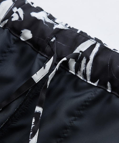 ROPE'(ロペ)の「【DEVEAUX(デヴォー)】フラワープリントイージーパンツ/セットアップ対応(その他パンツ・レディース・ベージュ系その他/ブラック系その他・38/36)」の18枚目の写真