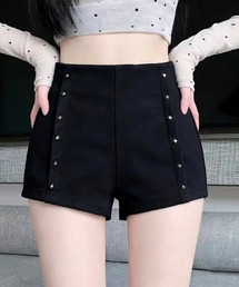 Chiina（チーナ）の「Chiina / スタッズ付きショートパンツ（チノパンツ）」