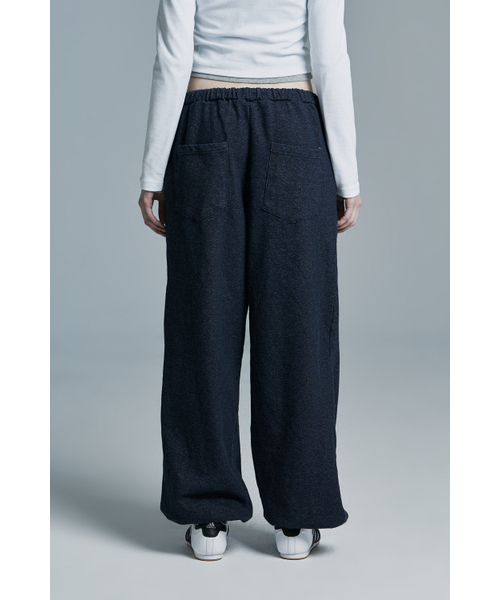 SYNERJYN（シナジン）の「INDIGO DENIM SWEATPANTS BLUE（スウェットパンツ・レディース・その他・ONE SIZE）」の3枚目の写真