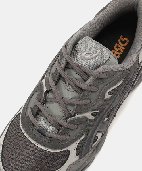ASICS(アシックス)の「ASICS GEL-NYC 1203A739.021(スニーカー・メンズ・チャコールグレー・27.5cm/27cm/26.5cm/23.5cm/24cm/24.5cm/26cm/28cm)」の6枚目の写真