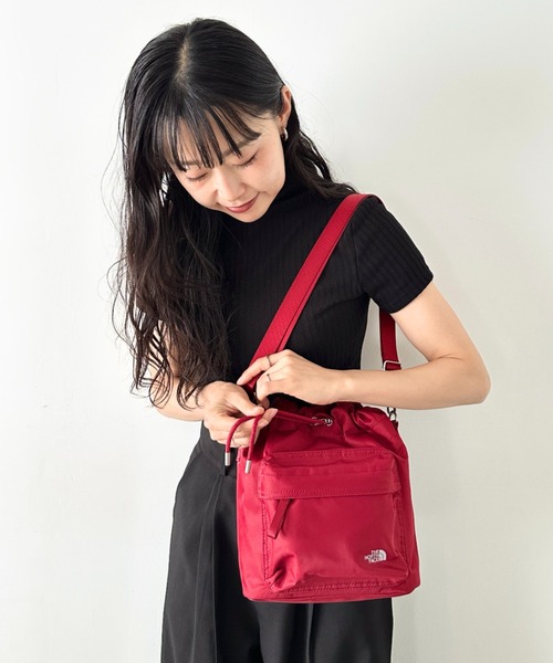 THE NORTH FACE(ザノースフェイス)の「THE NORTH FACE(ザ・ノースフェイス)/2WAY ショルダーバッグ ロゴプリント トラベルバケットバッグ/TRAVEL BUCKET BAG(ショルダーバッグ・レディース・レッド/ブラック/ライトグレー・FREE)」の18枚目の写真
