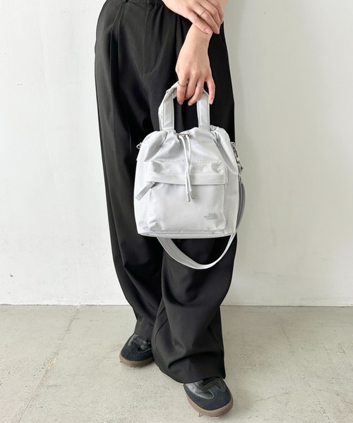 THE NORTH FACE(ザノースフェイス)の「THE NORTH FACE(ザ・ノースフェイス)/2WAY ショルダーバッグ ロゴプリント トラベルバケットバッグ/TRAVEL BUCKET BAG(ショルダーバッグ・レディース・レッド/ブラック/ライトグレー・FREE)」の15枚目の写真