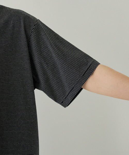 PENNEYS（ぺニーズ）の「【UVカット・接触冷感・吸水速乾・遮熱性】Penneys × WELLTECT  別注細ボーダーTシャツ（Tシャツ/カットソー・メンズ・ホワイト/ブラック・S/M/L/XL）」の7枚目の写真