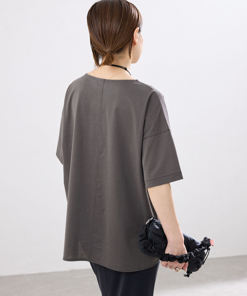 IENA(イエナ)の「《接触冷感》ボートネック オーバーサイズフォルムTシャツ(Tシャツ/カットソー・レディース・ホワイト/ブラック/チャコールグレー・FREE)」の22枚目の写真