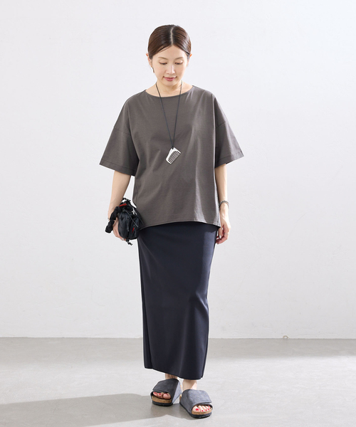 IENA(イエナ)の「《接触冷感》ボートネック オーバーサイズフォルムTシャツ(Tシャツ/カットソー・レディース・ホワイト/ブラック/チャコールグレー・FREE)」の20枚目の写真