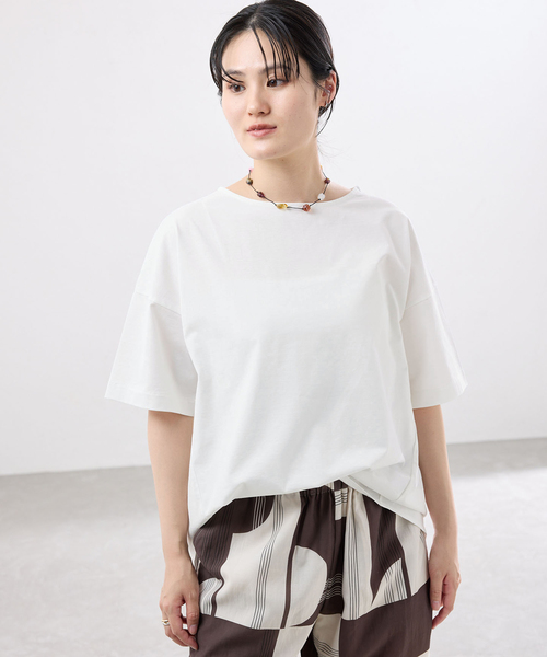 IENA(イエナ)の「《接触冷感》ボートネック オーバーサイズフォルムTシャツ(Tシャツ/カットソー・レディース・ホワイト/ブラック/チャコールグレー・FREE)」の16枚目の写真