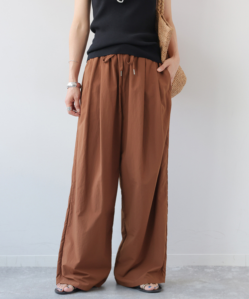 JOURNAL STANDARD relume(ジャーナルスタンダード レリューム)の「接触冷感 / UVカット / 撥水 / ナイロンワイドパンツ(その他パンツ・レディース・チャコールグレー/ボルドー/ピンク/ブラウン・38/36)」の2枚目の写真