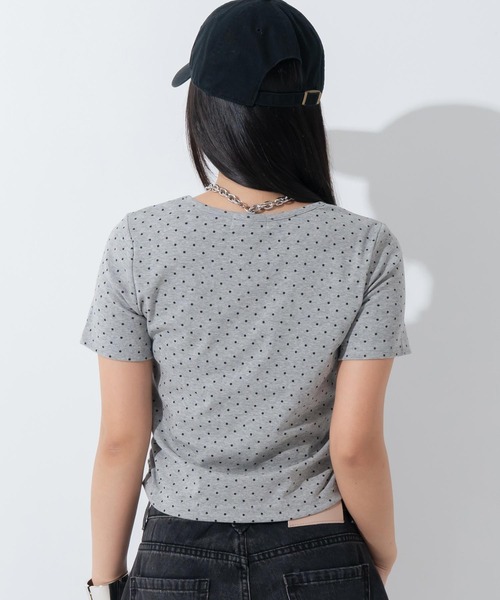 ANAP(アナップ)の「ドット柄 サイドギャザー ナンバリング Tシャツ(Tシャツ/カットソー・レディース・ブラック/オフホワイト/グレー・F)」の21枚目の写真