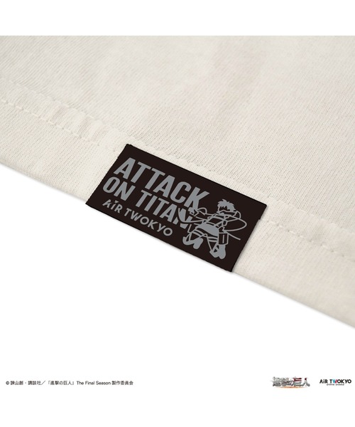 AIR TWOKYO(エアトゥーキョー)の「TVアニメ『進撃の巨人』 シーンイラストTシャツ 4(私は女王様だぞ!)(Tシャツ/カットソー・レディース・ホワイト系その他・SMALL/X-LARGE/LARGE/MEDIUM/XX-LARGE)」の3枚目の写真