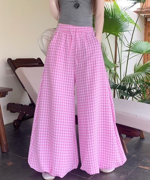 AMAJI（アマジ）の「チェック柄 バルーン ワイドパンツ（その他パンツ・レディース・イエロー/ライトピンク/ライトブルー/ブラック/レッド・LARGE/X-LARGE/XX-LARGE）」の12枚目の写真