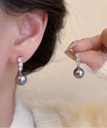 ALWAYS GOOD TIME（オルウェイズグッドタイム）の「キュービックビジューパールピアス/上品きらめく縦ラインデザイン（ピアス（両耳用））」